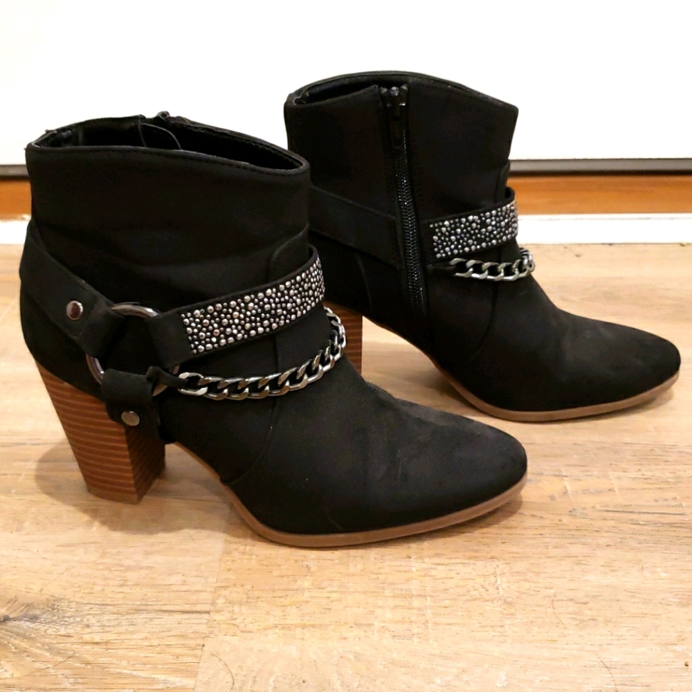 Jennifer Lopez Black Ankle Booties
